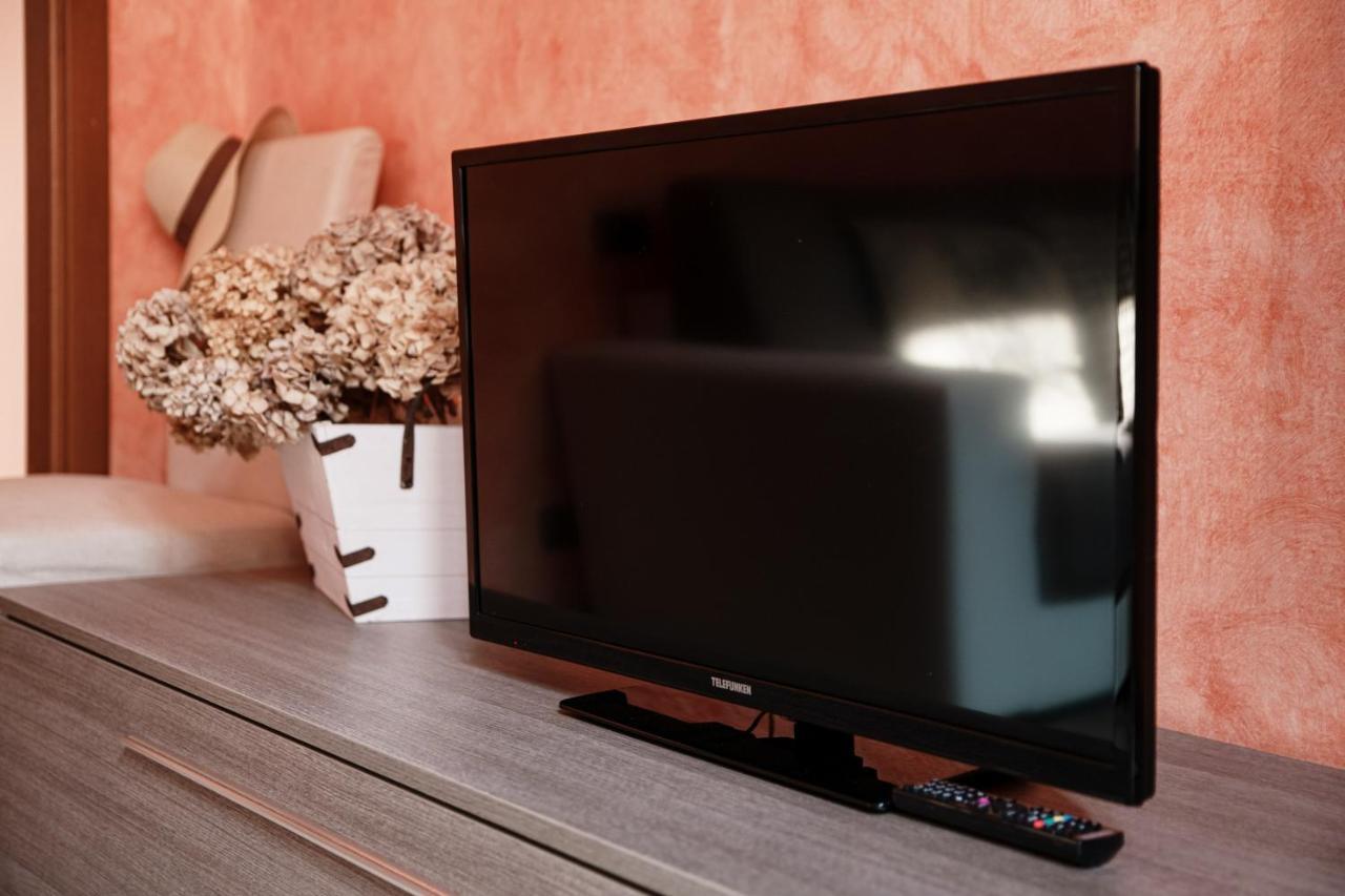 Casa Paola - Downtown Cernobbio Apartment Екстериор снимка